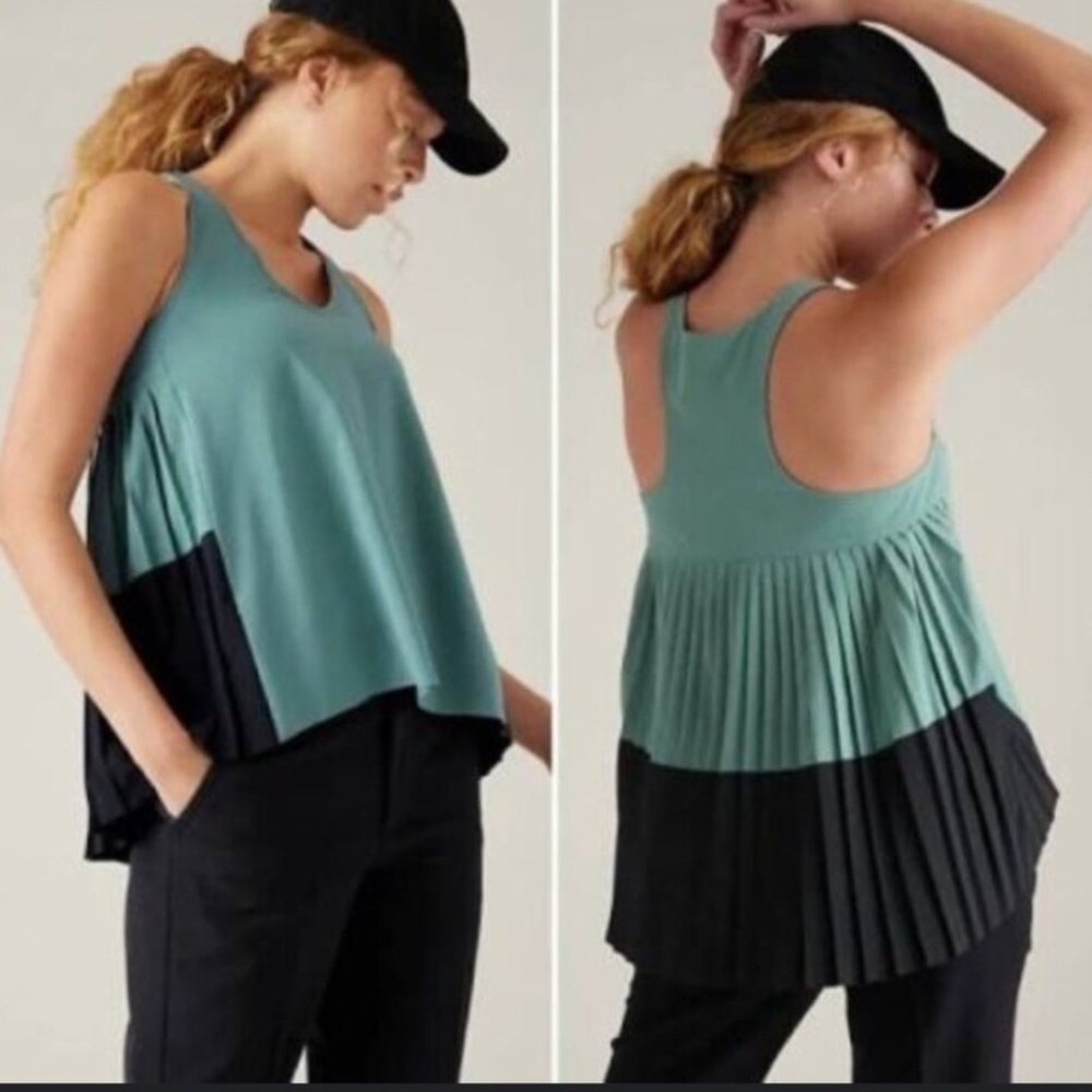 #638 ATHLETA - Swing Forward Pleated Tank Top Green Jade Black Size: